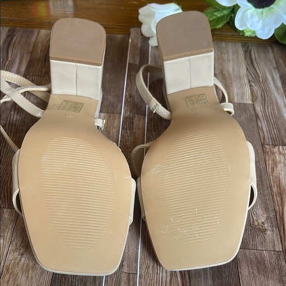 Journee Collection Cream Strappy Sandals - Picture 7 of 8